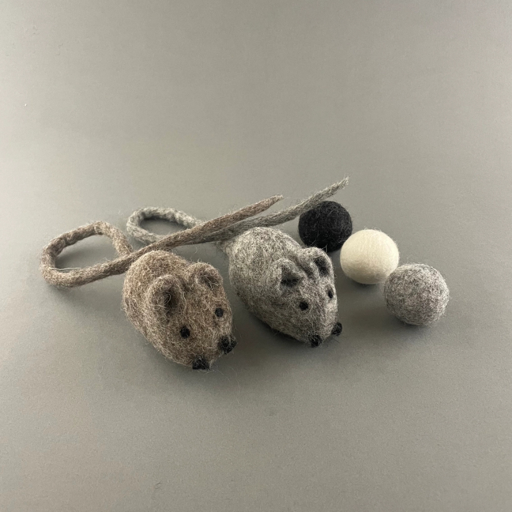 Dekobild Katzenspielzeug Set Mäuse & Wollkugeln - Pawsome Pet Toys