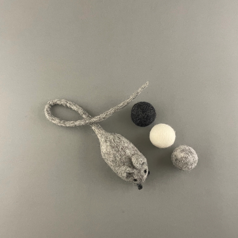 Dekobild Katzenspielzeug Set Maus & Wollkugeln - Pawsome Pet Toys