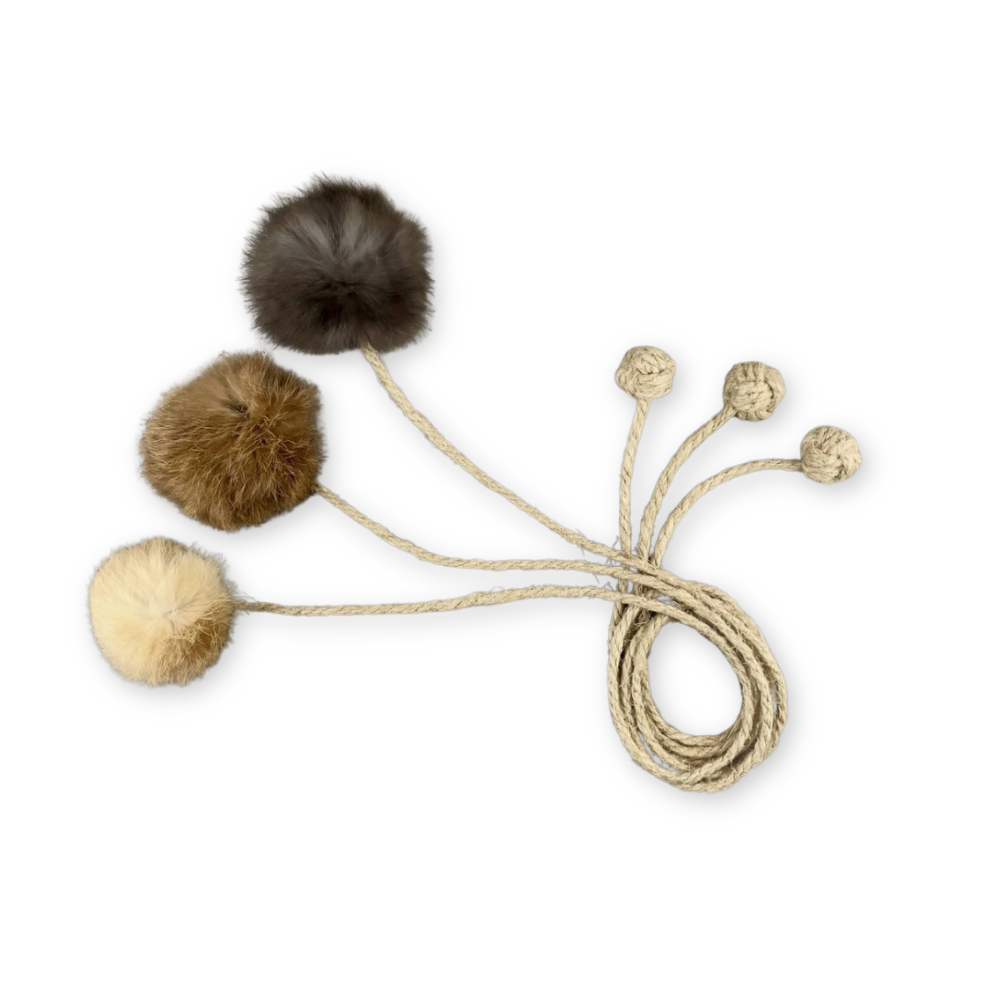 Katzenspielzeug Kaninchenfell am Bio-Hanfseil - Pawsome Pet Toys